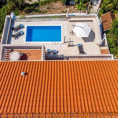 Villa Sleeps 14 Pool Air Con Wifi Palje Brdo